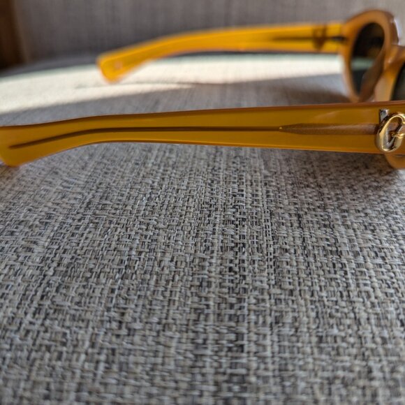 Vintage Versace Sunglasses - Picture 3 of 3